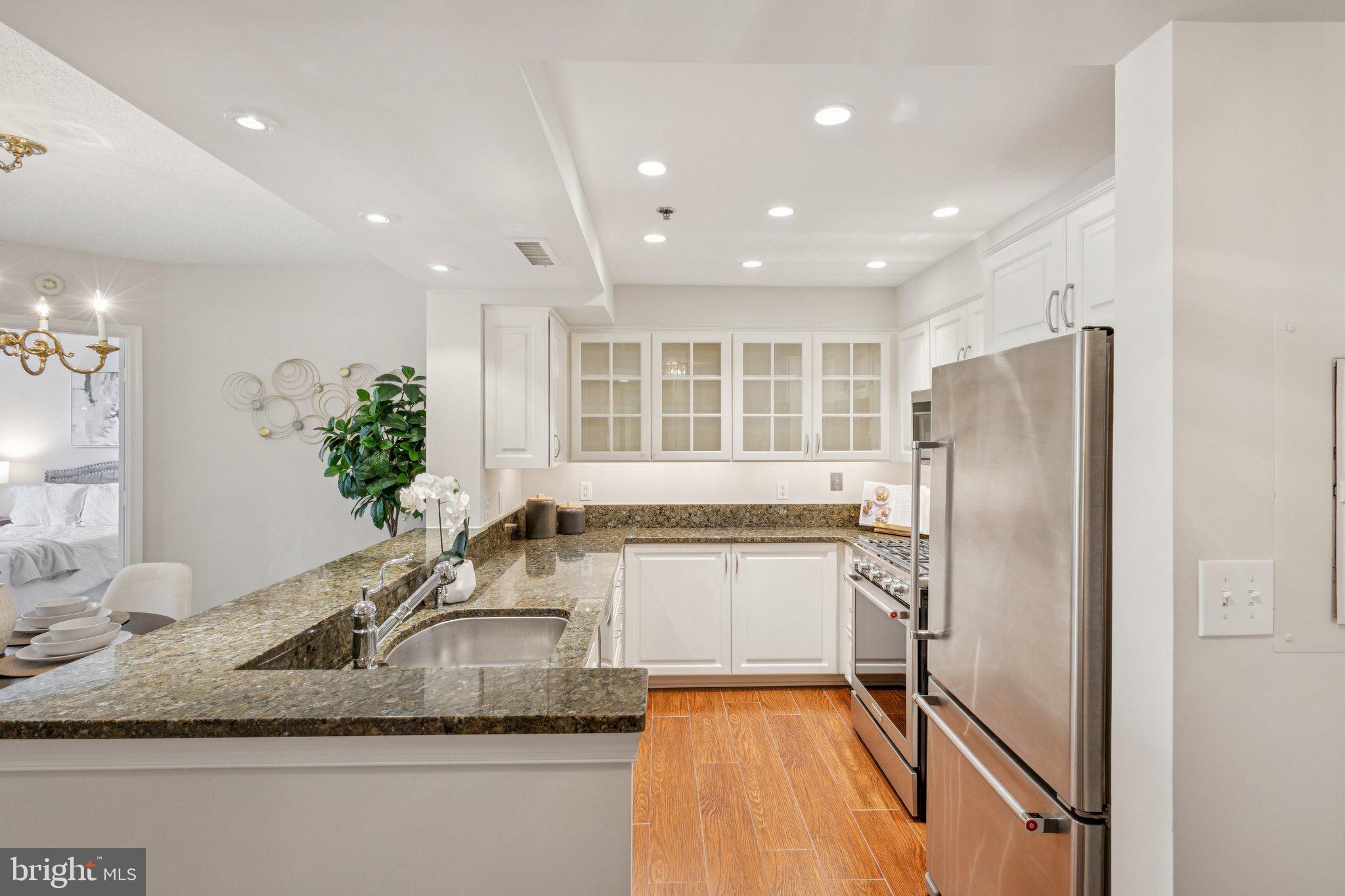 1050 N TAYLOR STREET 1-208