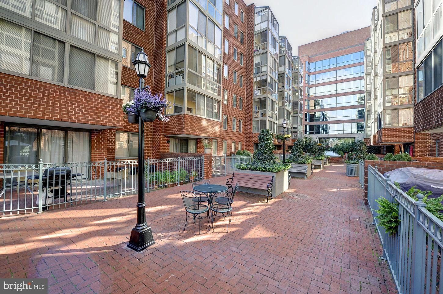 1050 N TAYLOR STREET 1-208