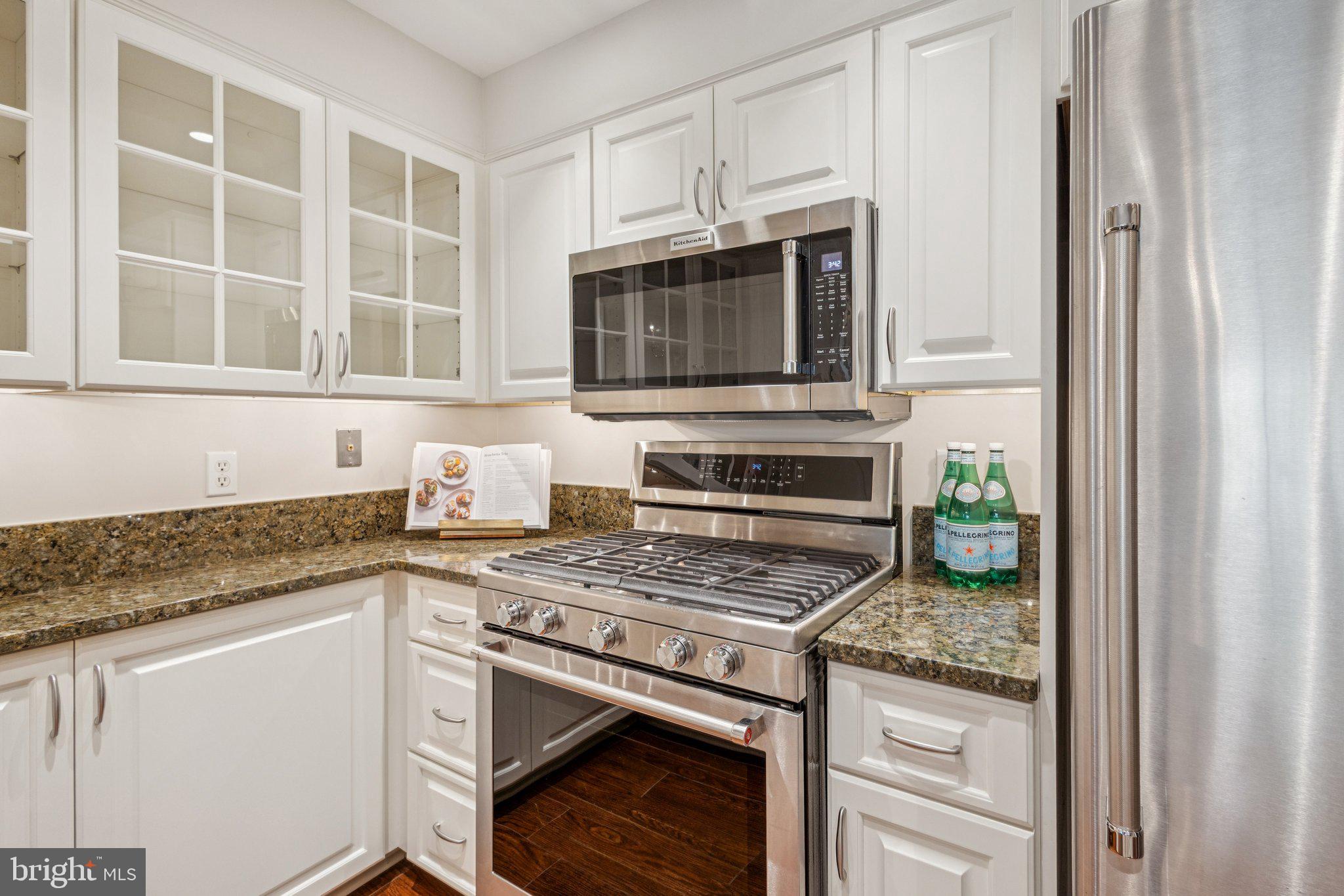 1050 N TAYLOR STREET 1-208