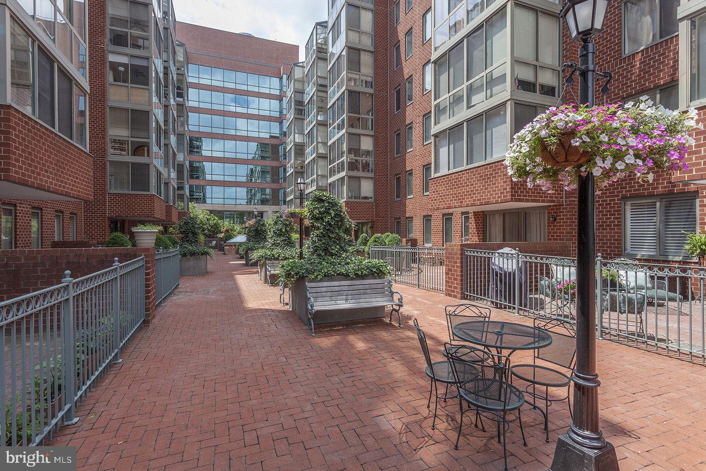 1050 N TAYLOR STREET 1-208