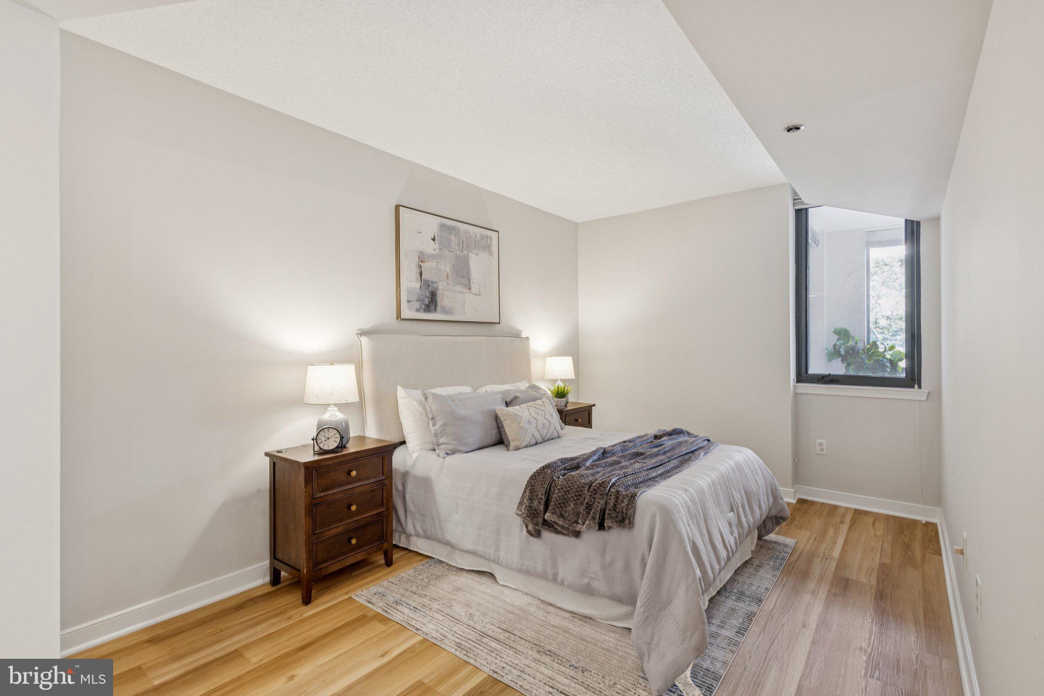 1050 N TAYLOR STREET 1-208