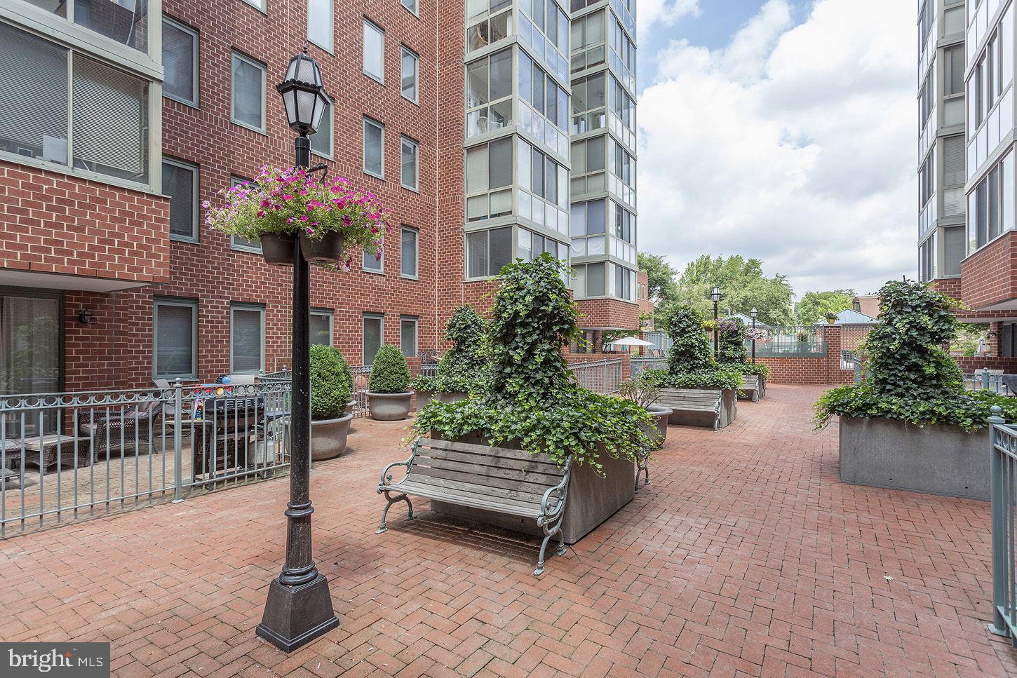 1050 N TAYLOR STREET 1-208