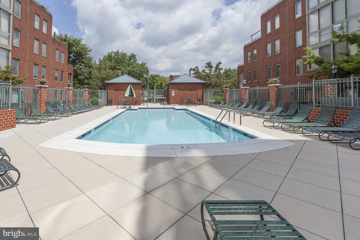 1050 N TAYLOR STREET 1-208