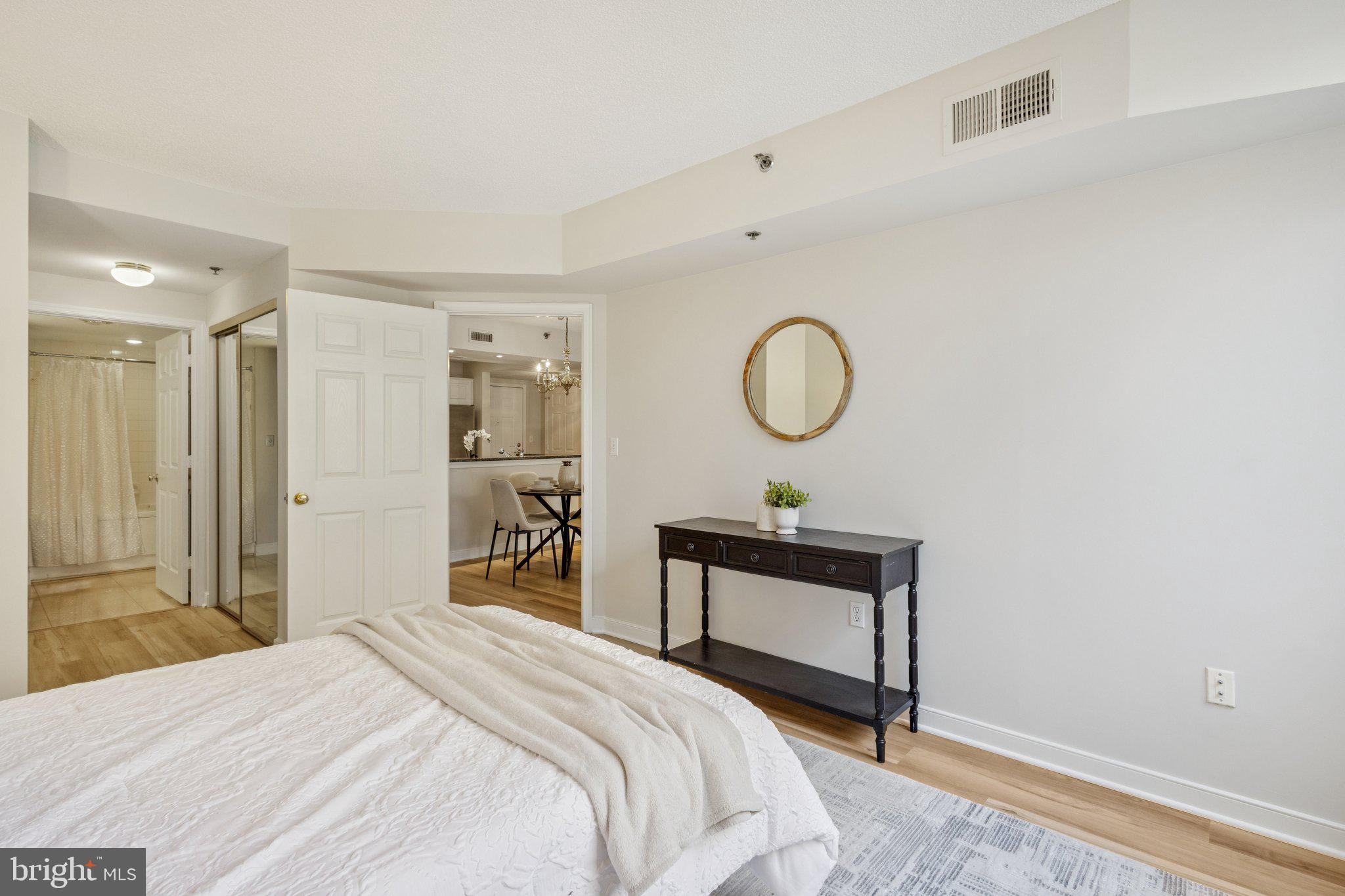 1050 N TAYLOR STREET 1-208