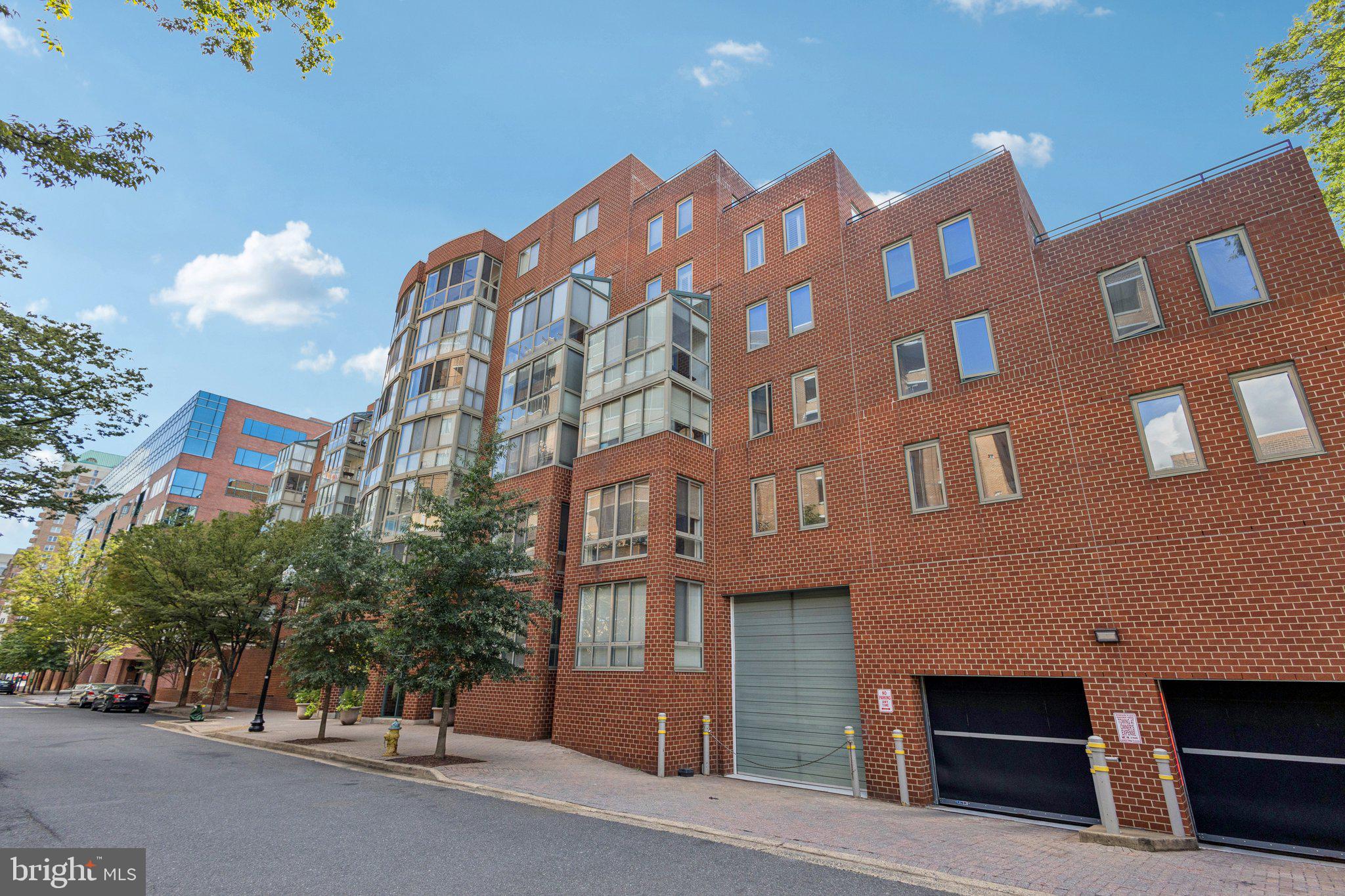 1050 N TAYLOR STREET 1-208