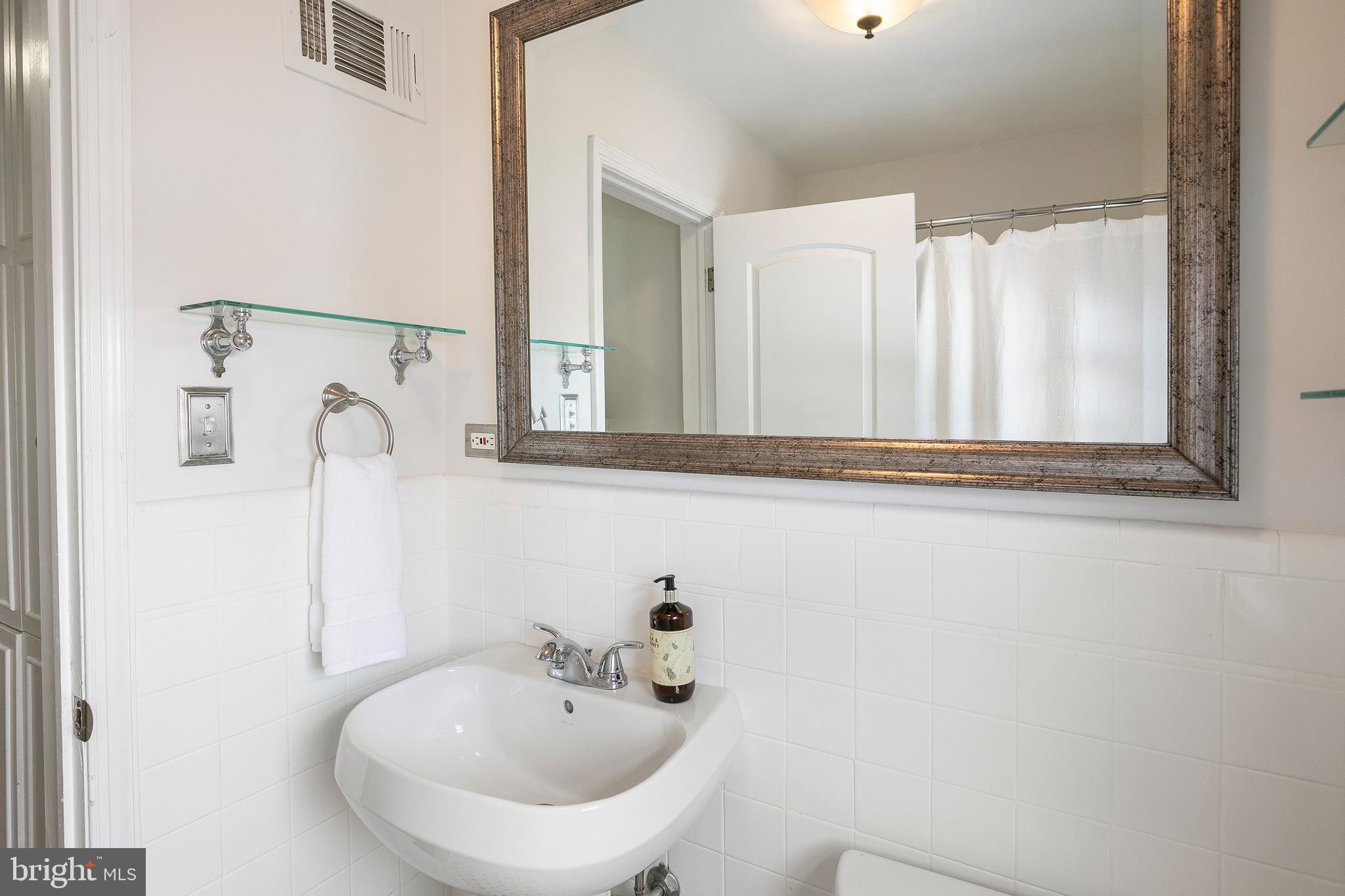 3438 N GEORGE MASON DRIVE N