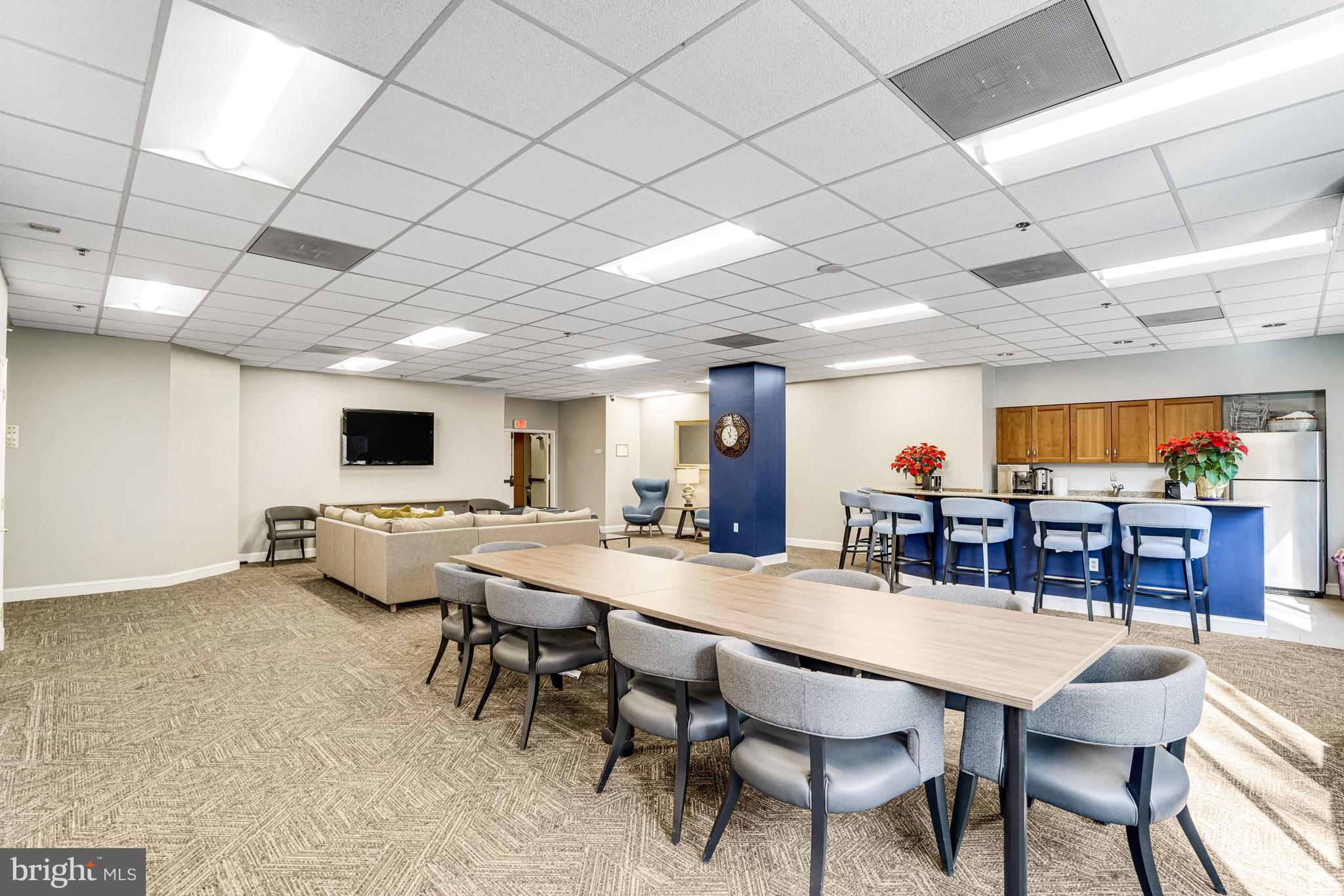 1211 S EADS STREET 1011