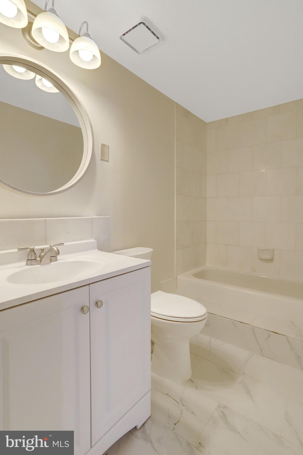 1211 S EADS STREET 1011