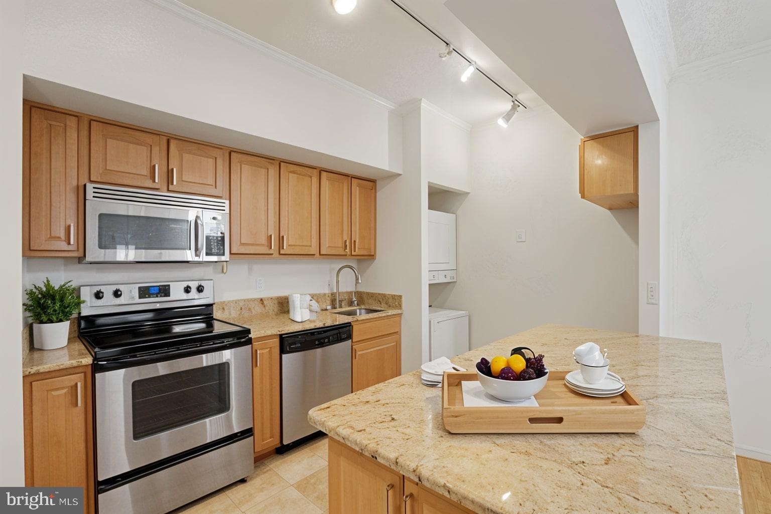 1211 S EADS STREET 1011