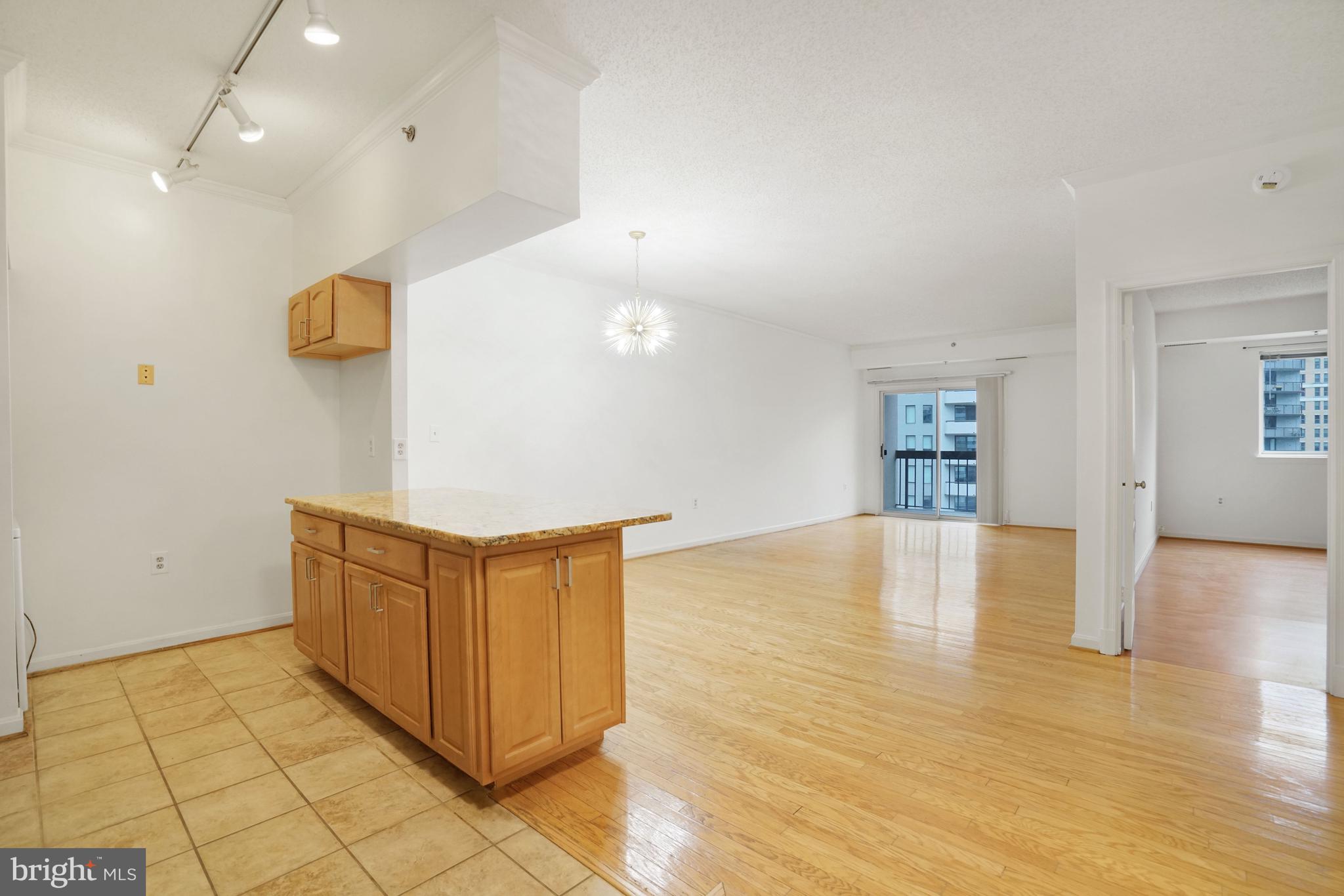 1211 S EADS STREET 1011