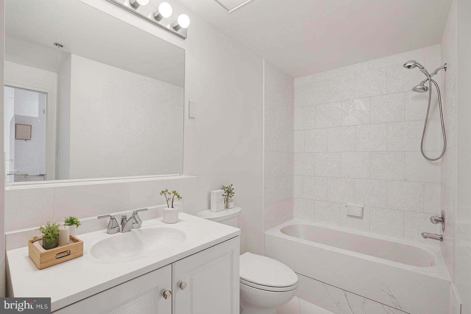 1211 S EADS STREET 1011