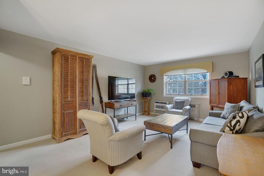 107 N GEORGE MASON DRIVE N 4