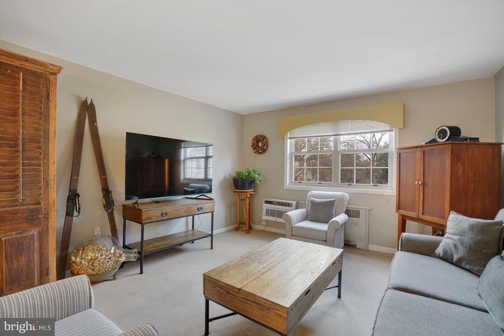 107 N GEORGE MASON DRIVE N 4