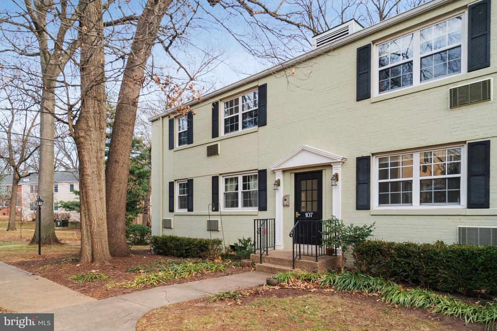 107 N GEORGE MASON DRIVE N 4