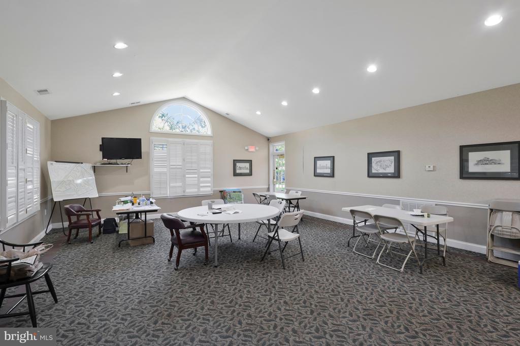 107 N GEORGE MASON DRIVE N 4