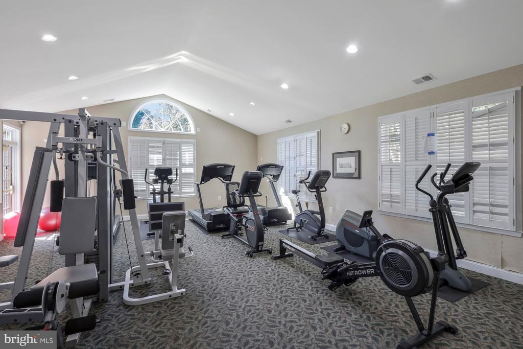 107 N GEORGE MASON DRIVE N 4