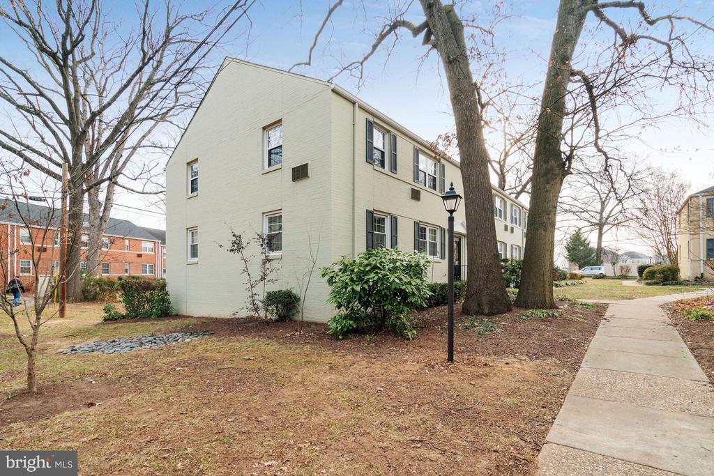 107 N GEORGE MASON DRIVE N 4