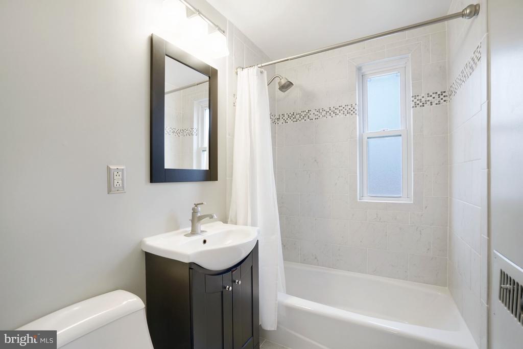 107 N GEORGE MASON DRIVE N 4