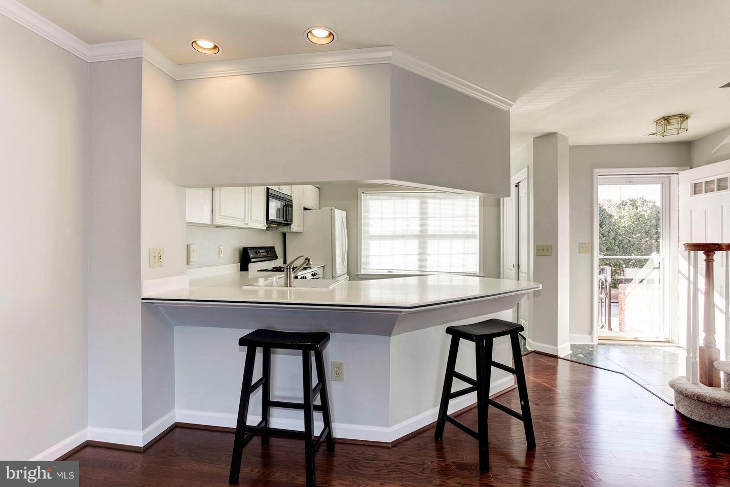 6916 FAIRFAX DRIVE 312