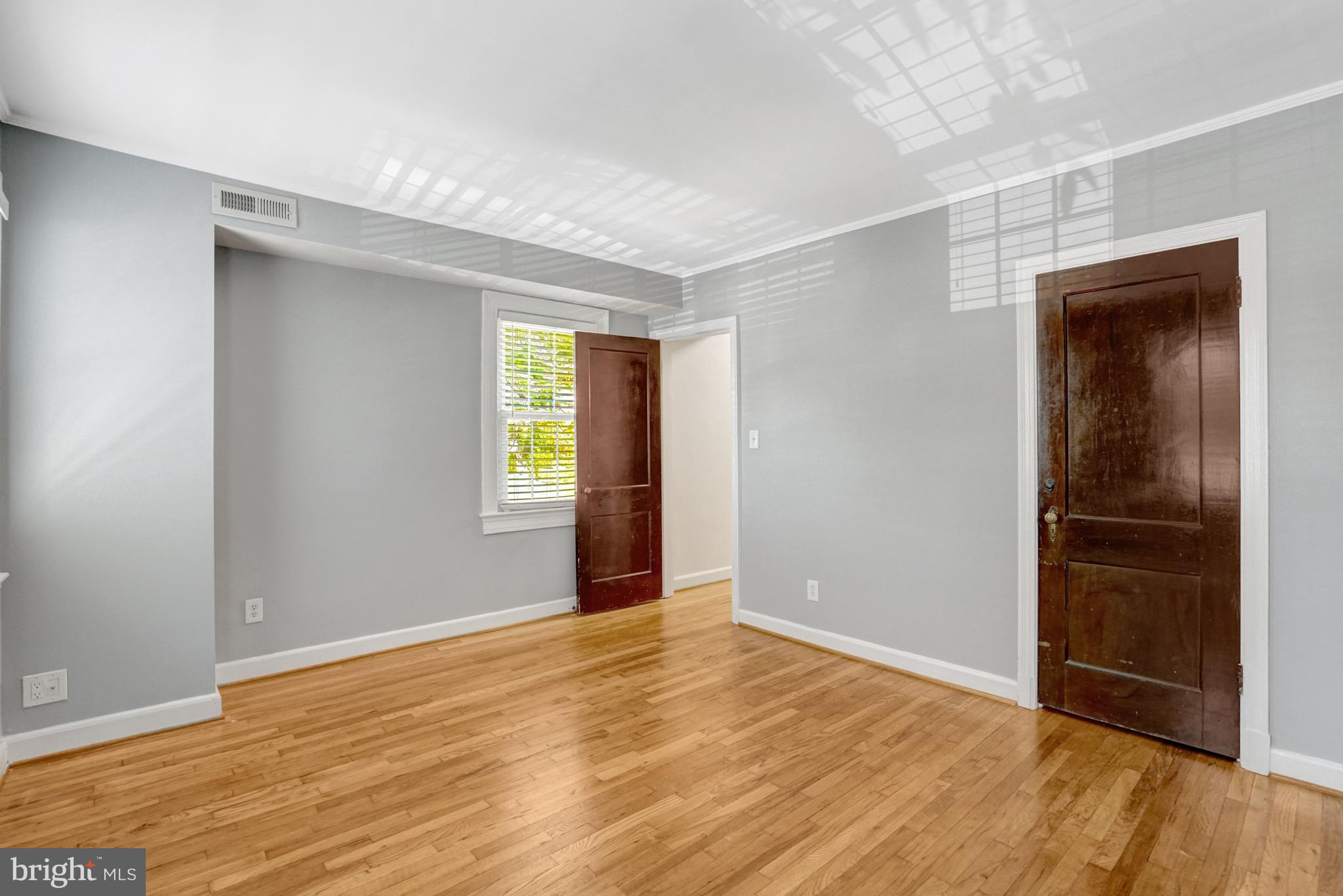1303 S BARTON STREET 211