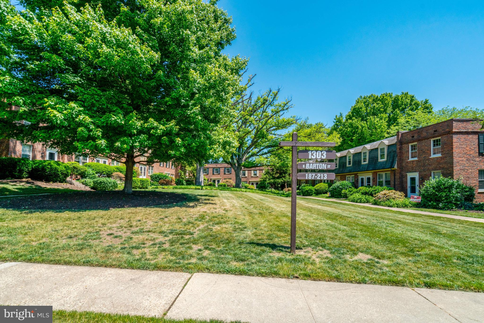 1303 S BARTON STREET 211