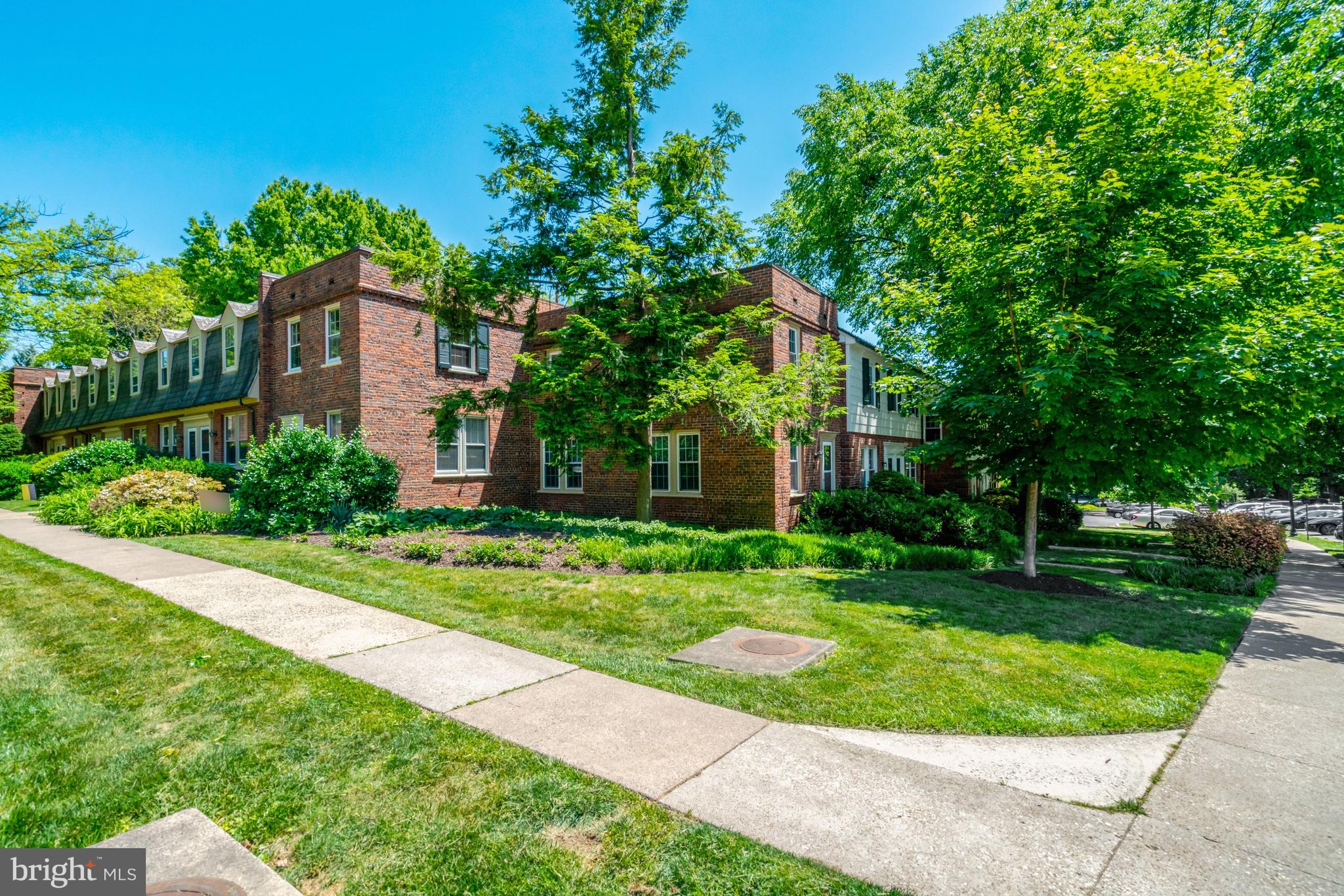 1303 S BARTON STREET 211
