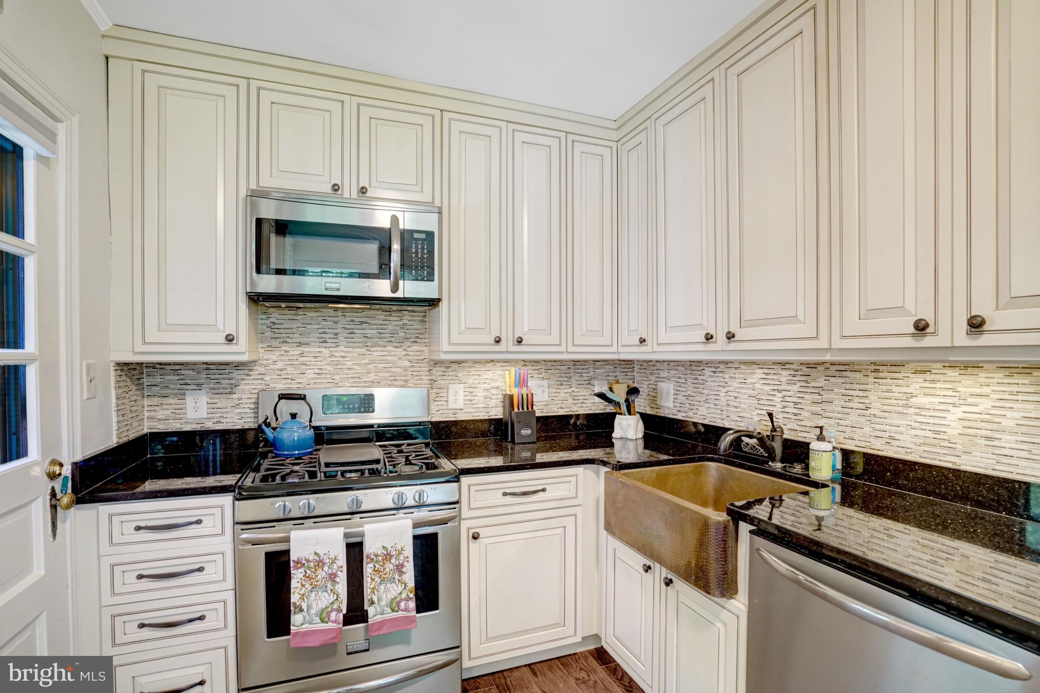 1303 S BARTON STREET 211