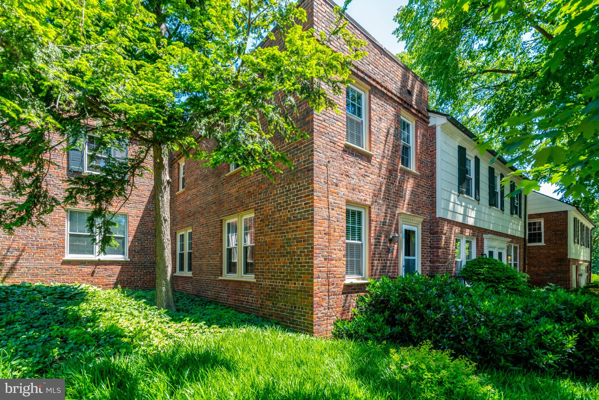 1303 S BARTON STREET 211