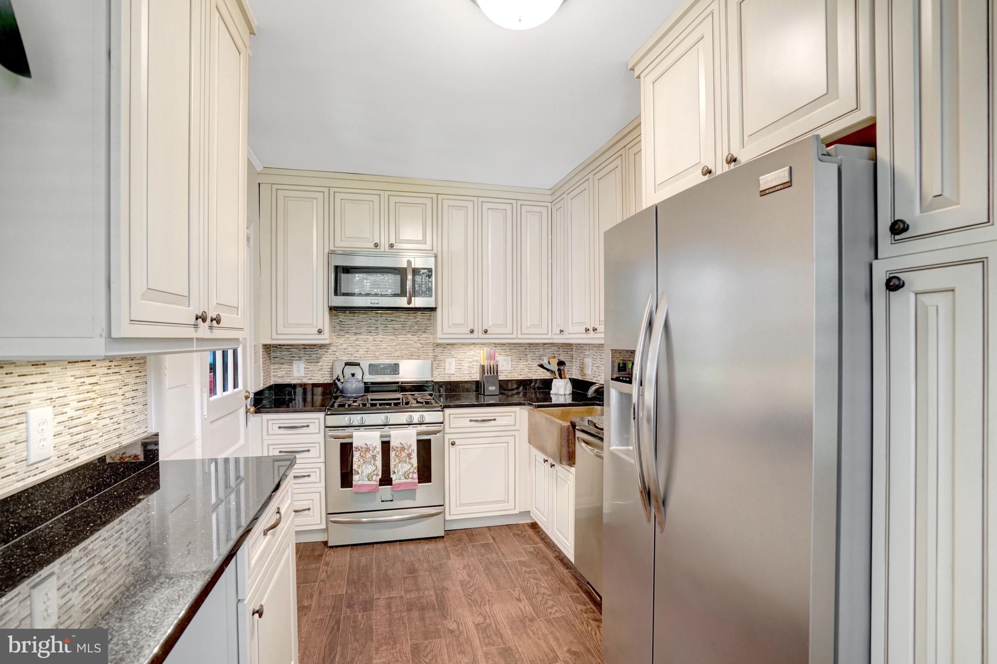 1303 S BARTON STREET 211