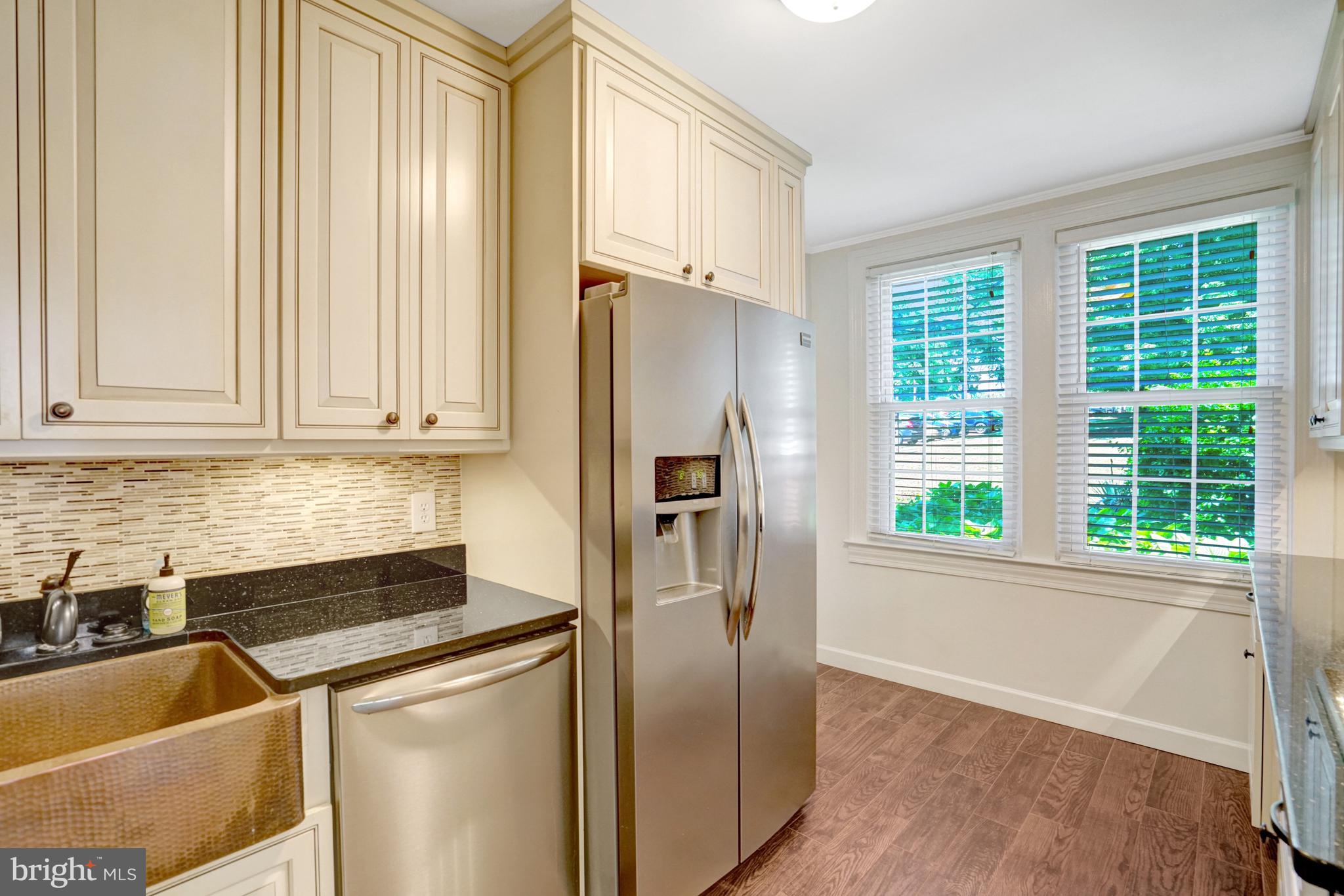 1303 S BARTON STREET 211