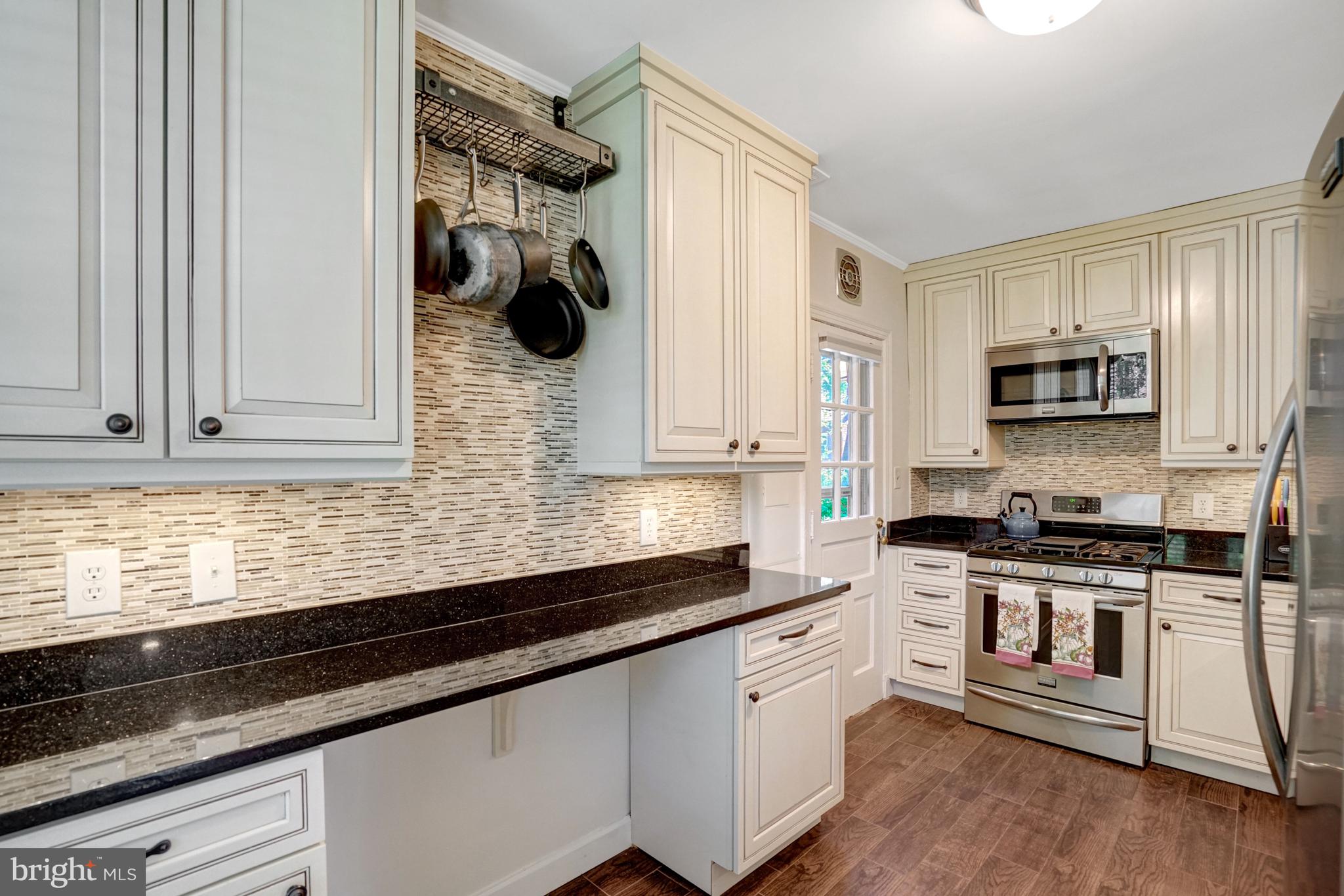 1303 S BARTON STREET 211