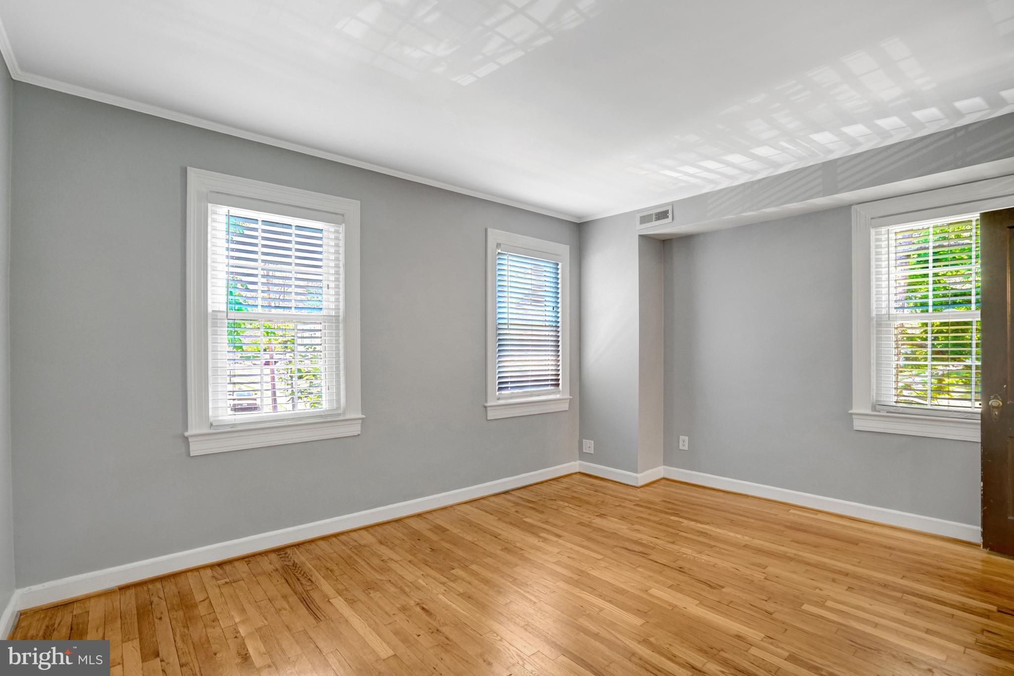 1303 S BARTON STREET 211