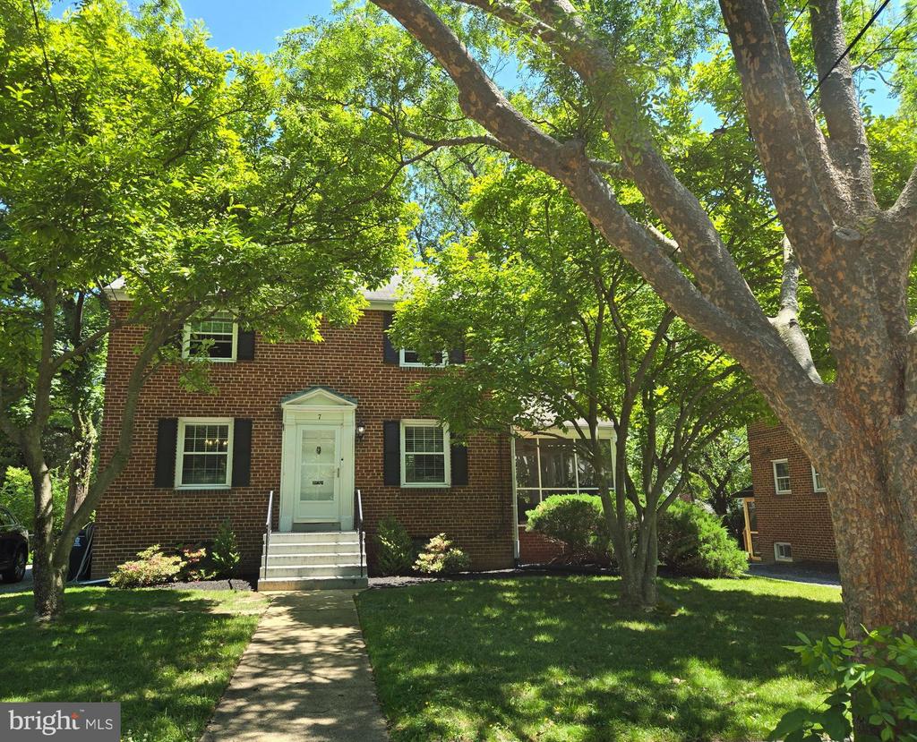7 S IRVING STREET