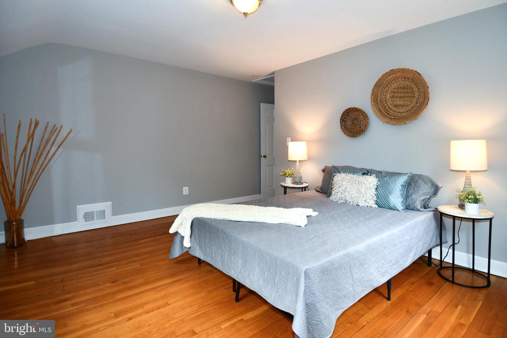 7 S IRVING STREET
