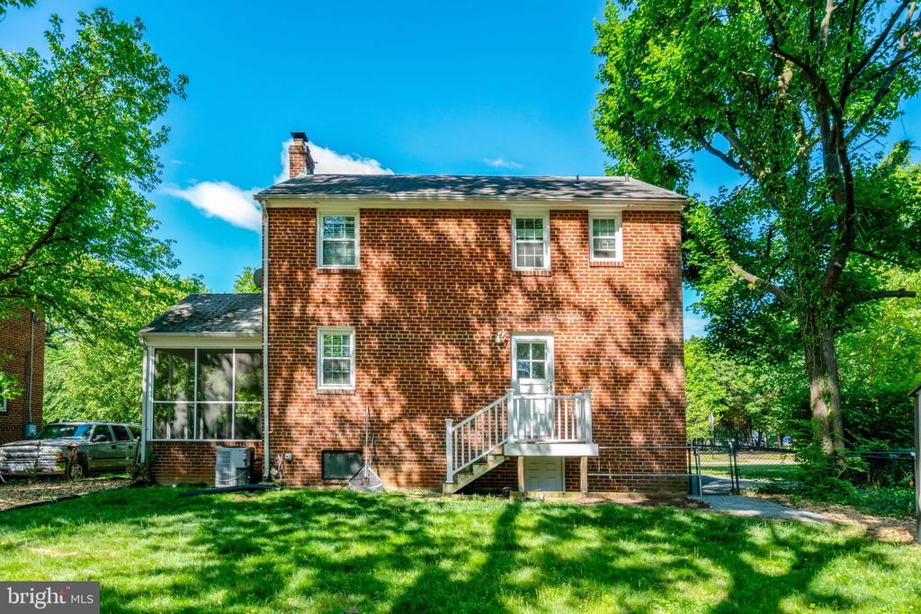 7 S IRVING STREET