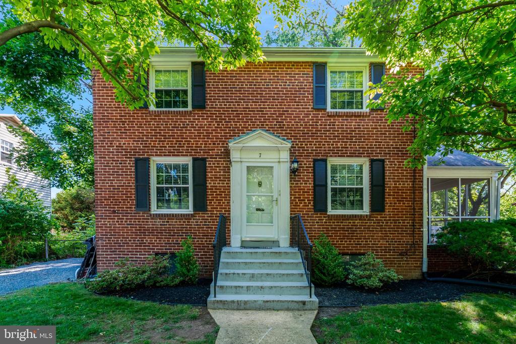 7 S IRVING STREET