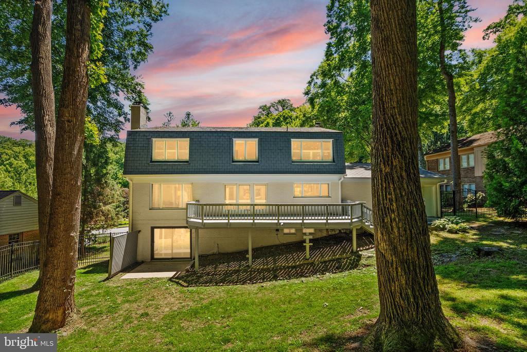 4136 ROUND HILL ROAD