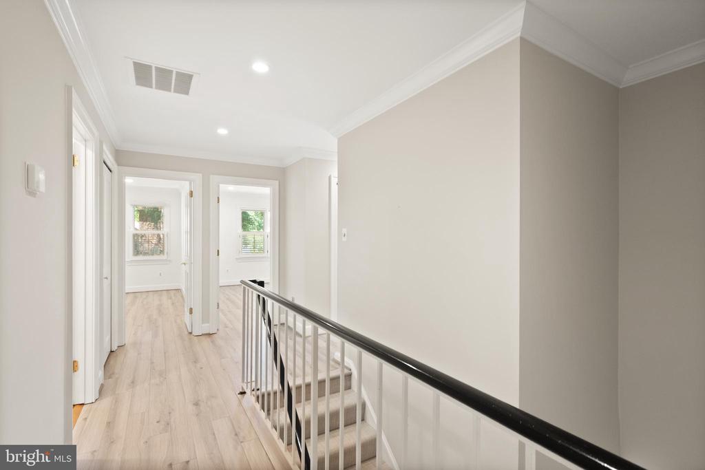 4136 ROUND HILL ROAD