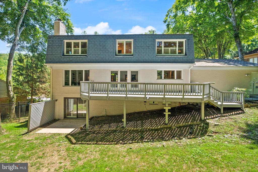 4136 ROUND HILL ROAD