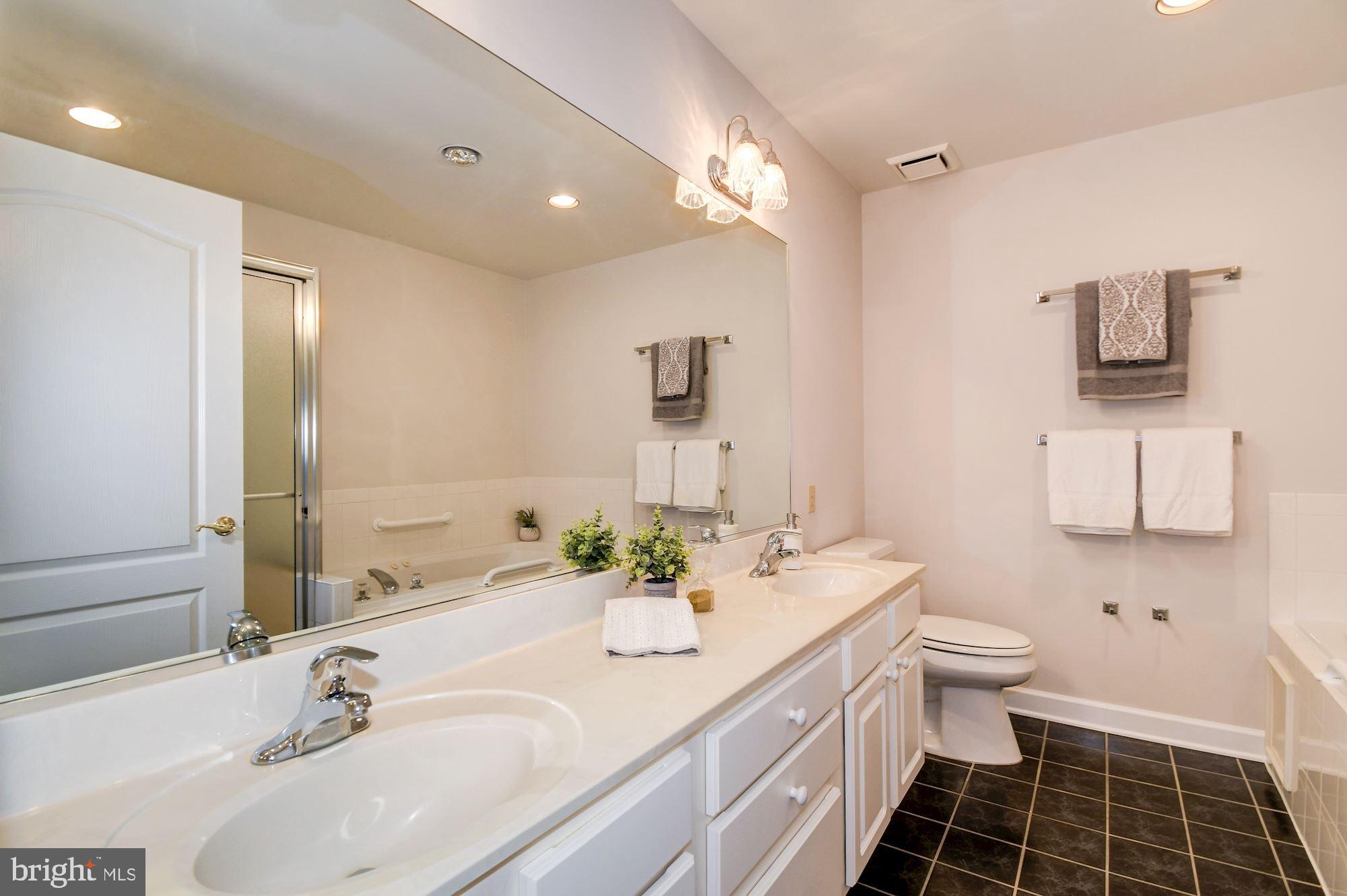 6924 FAIRFAX DRIVE 204