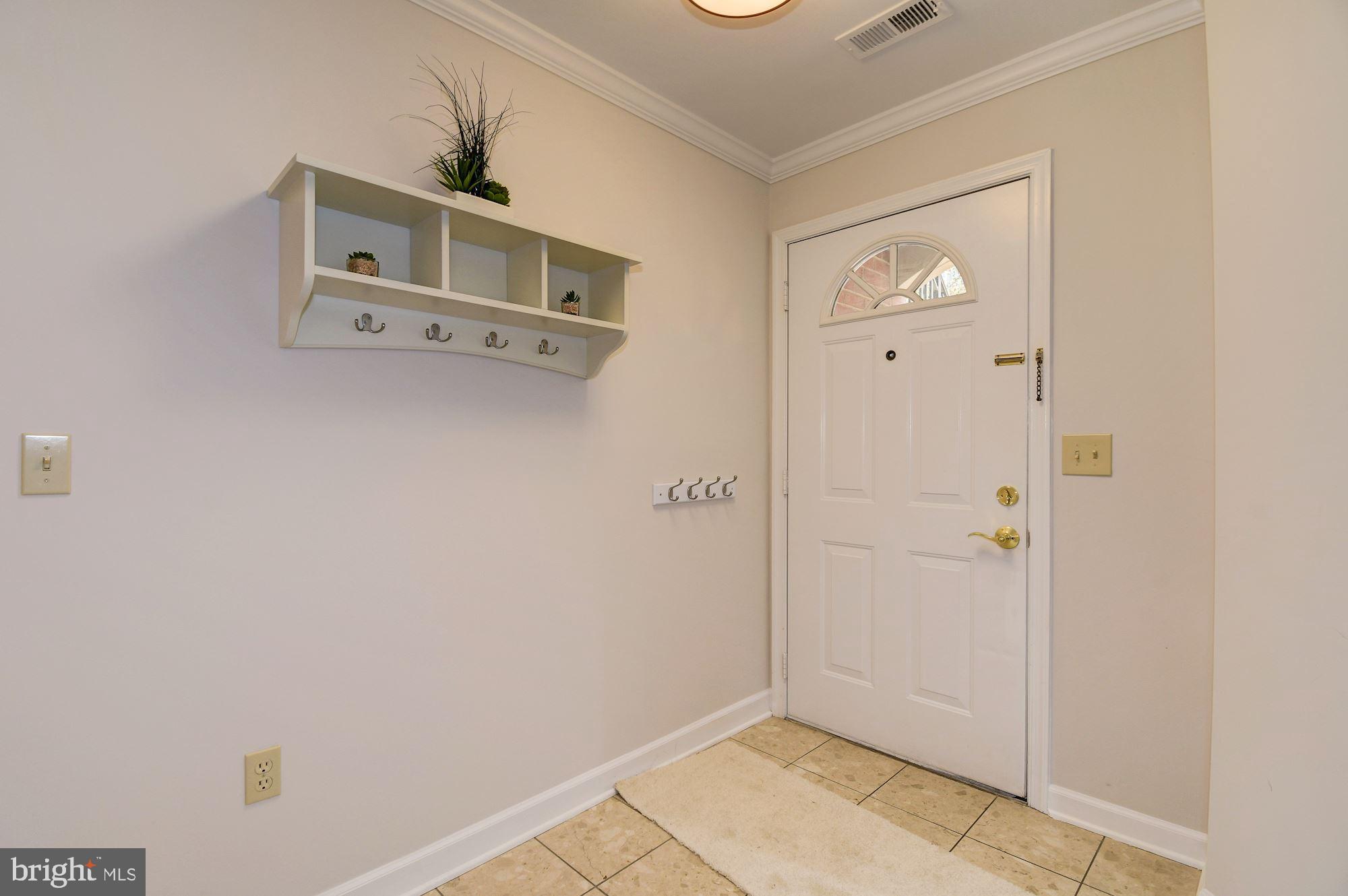 6924 FAIRFAX DRIVE 204