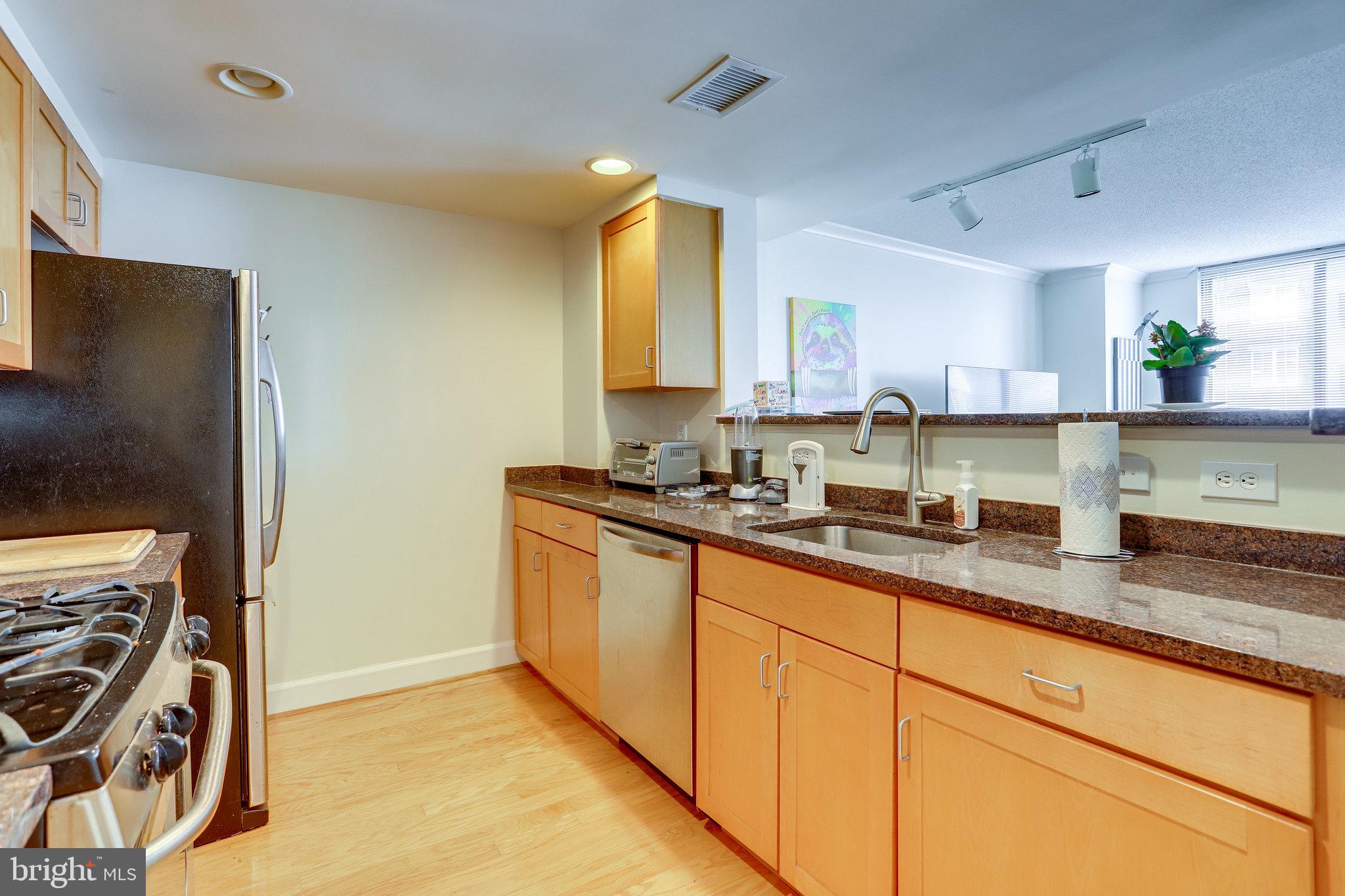 1205 N GARFIELD STREET 501