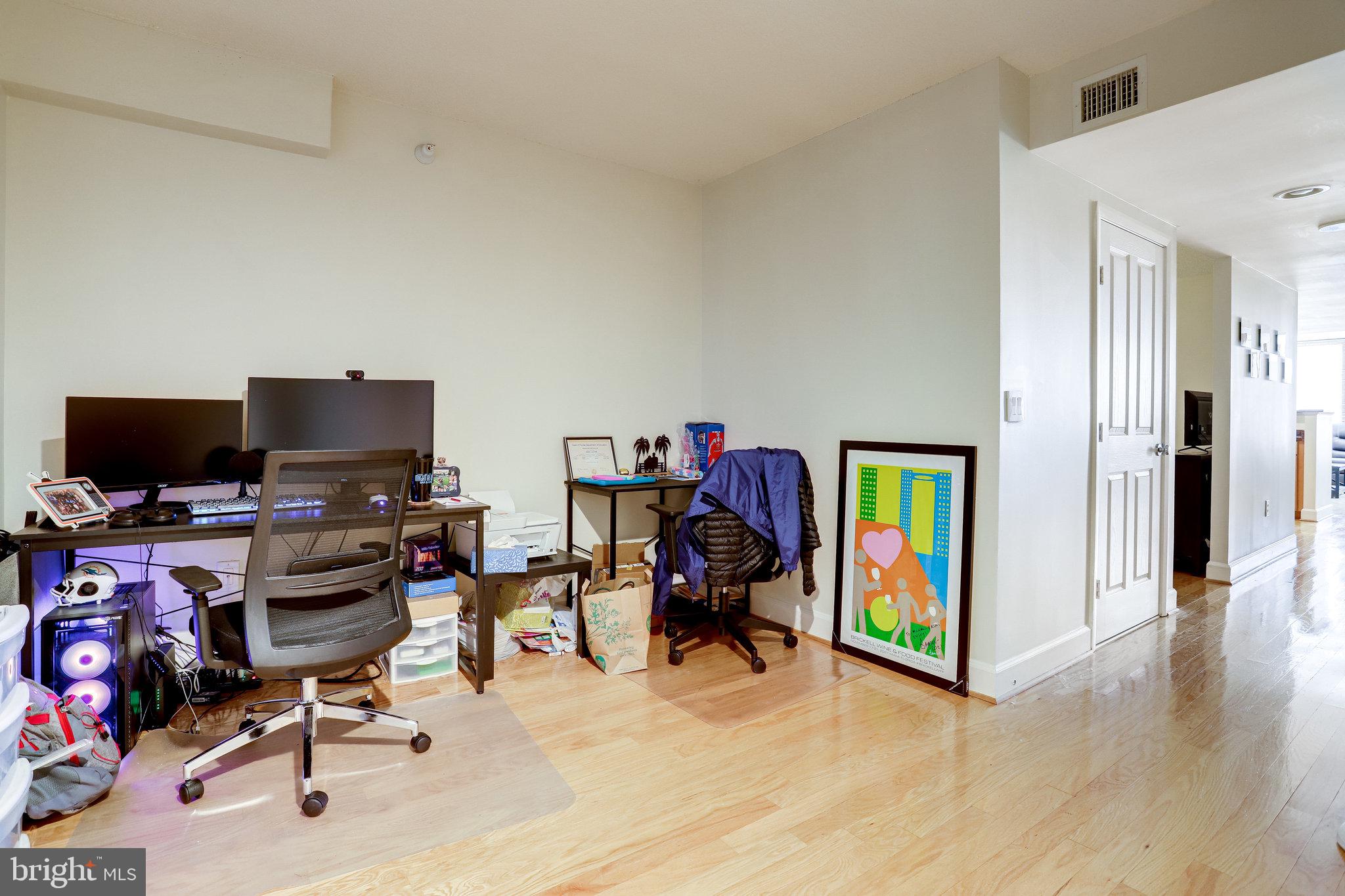1205 N GARFIELD STREET 501