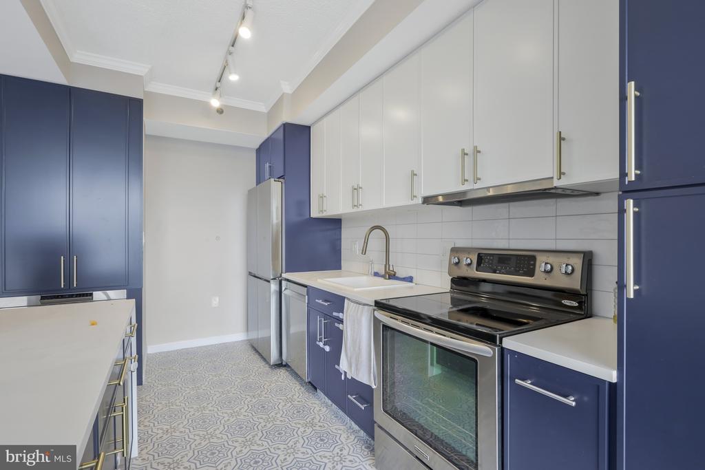 1211 S EADS STREET 1704