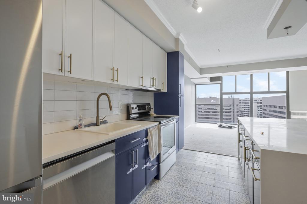 1211 S EADS STREET 1704