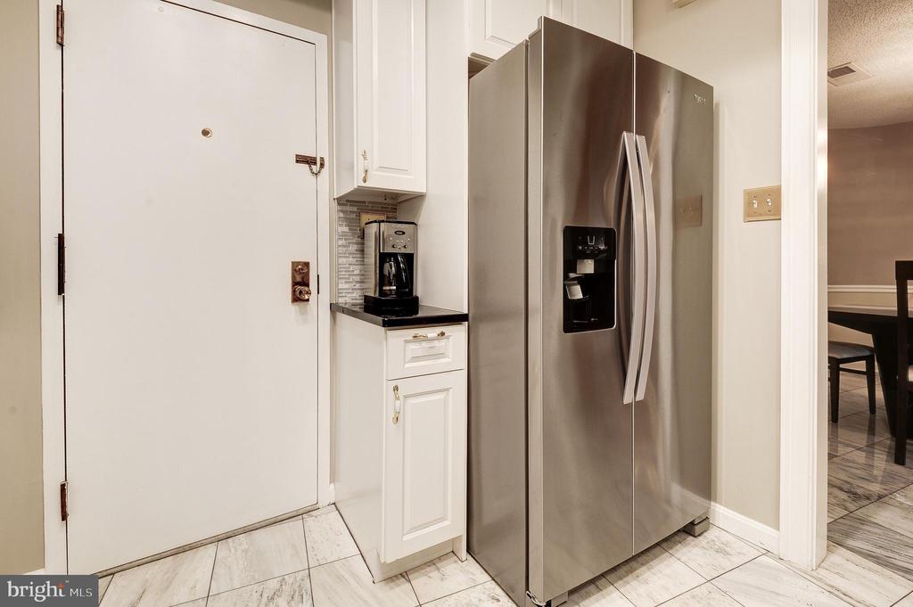 1101 S ARLINGTON RIDGE ROAD Unit: 106