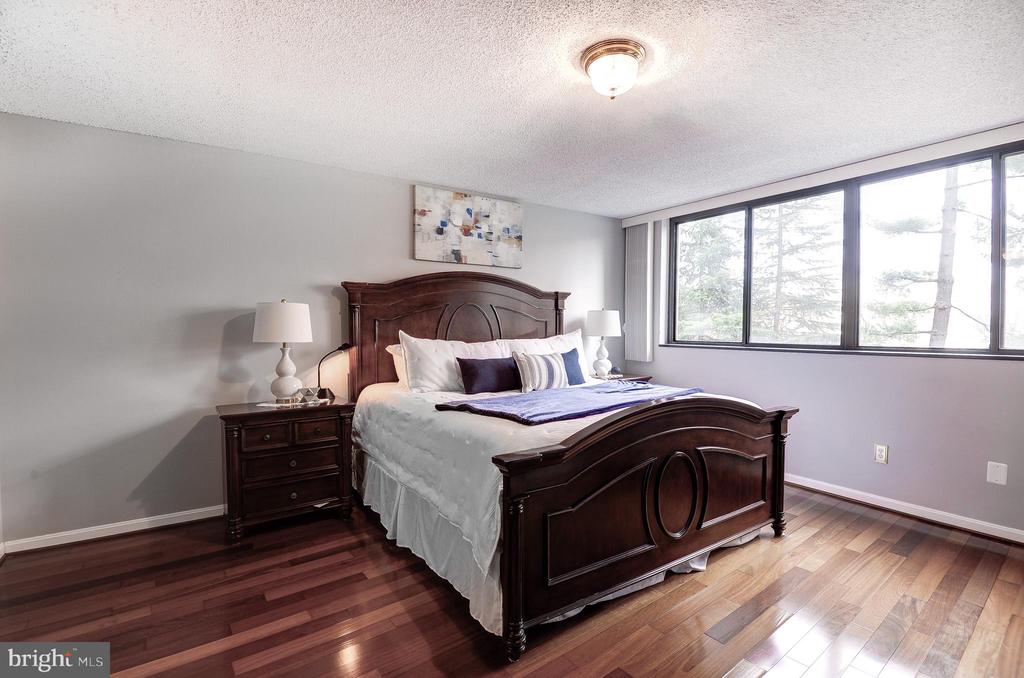 1101 S ARLINGTON RIDGE ROAD Unit: 106
