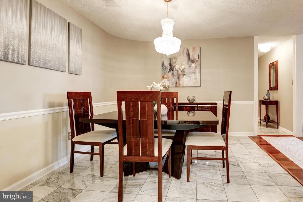 1101 S ARLINGTON RIDGE ROAD Unit: 106