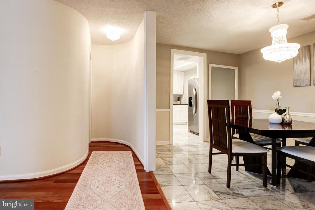 1101 S ARLINGTON RIDGE ROAD Unit: 106
