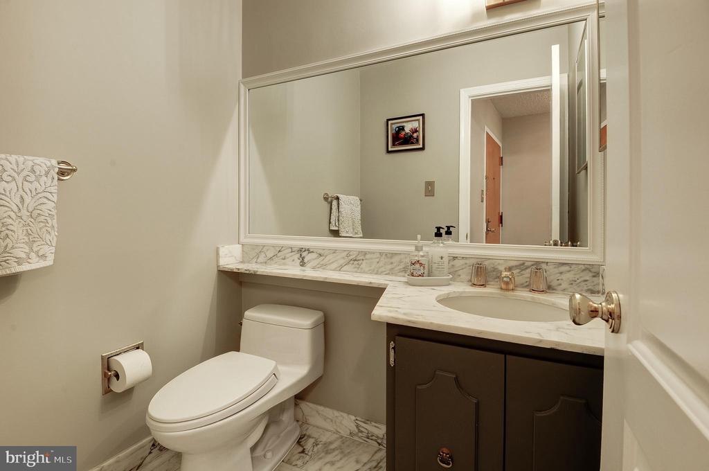 1101 S ARLINGTON RIDGE ROAD Unit: 106